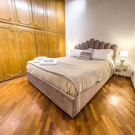 Апартаменты Irex Spanish Steps Quite & Stylish Apartment Near Via Condotti